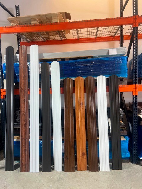Aluminum fence color and material options